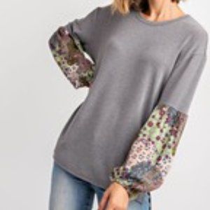 Gray Top with patchwork sleeves